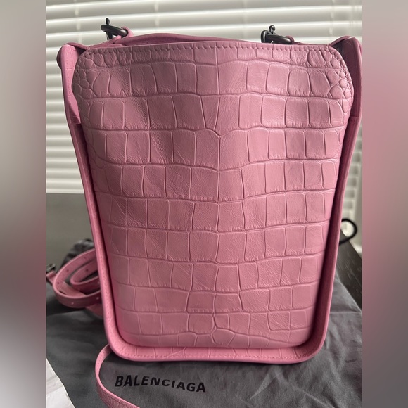 COPY - Pink Leather Balenciaga Tool 2.0 North-South Tote Bag Xs (AUTHENTIC) - Picture 4 of 11